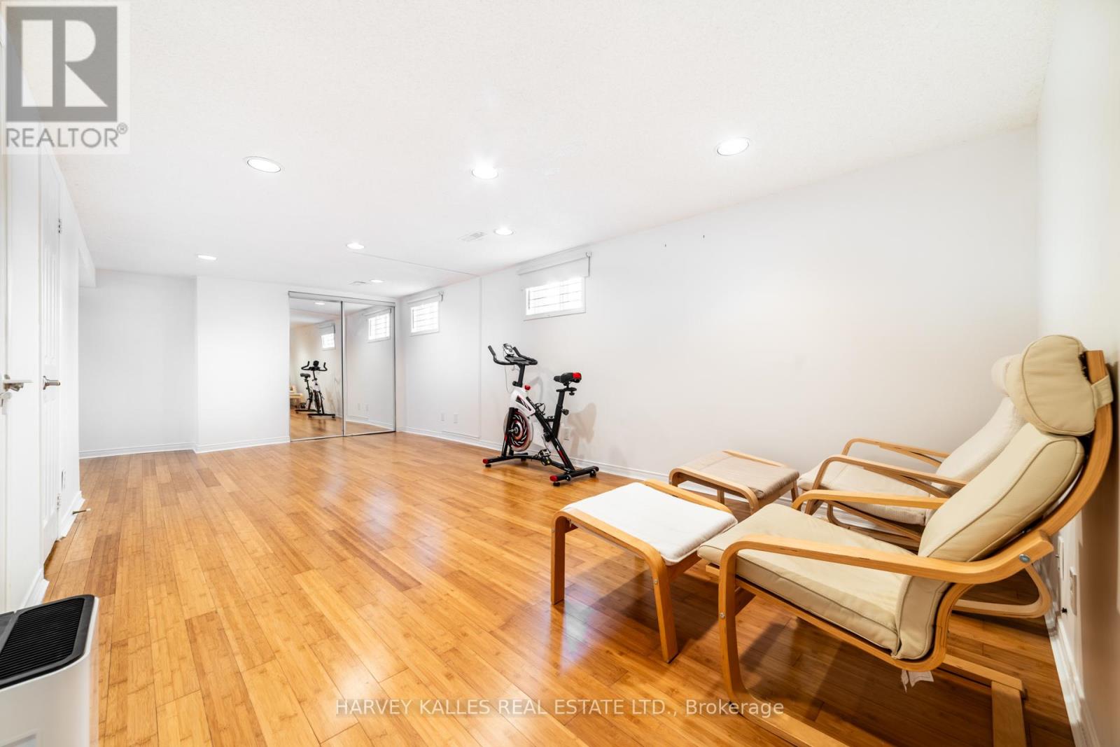 139 KINGSDALE AVENUE