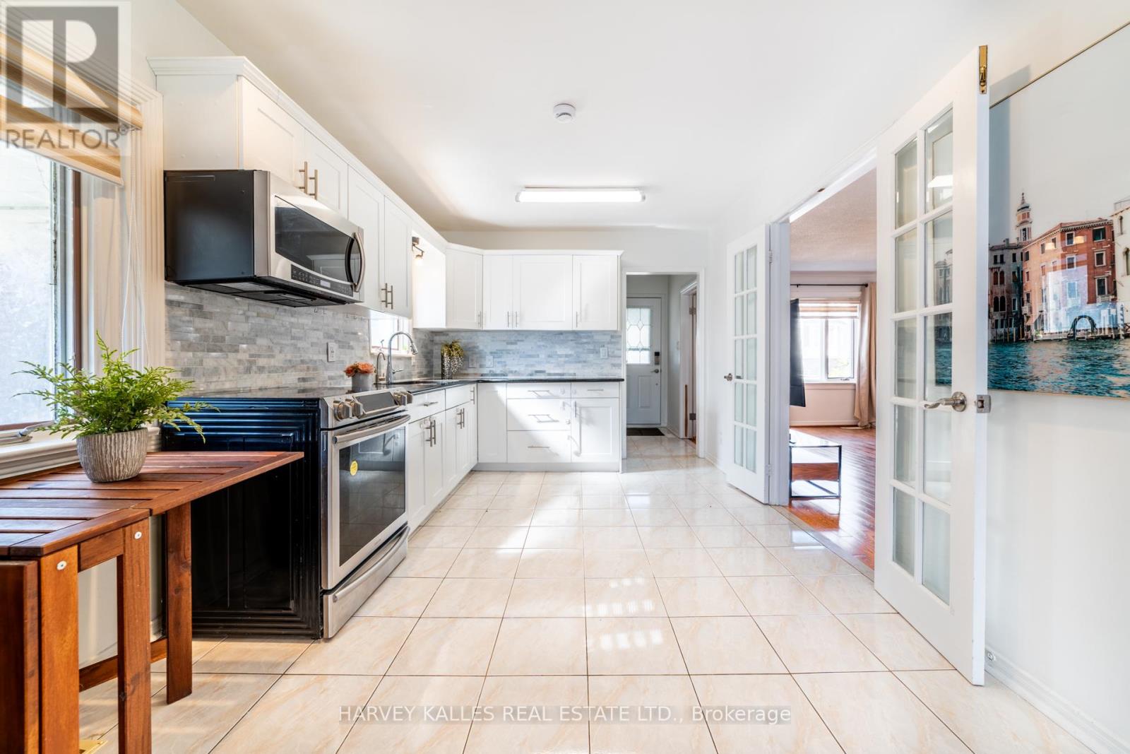 139 KINGSDALE AVENUE