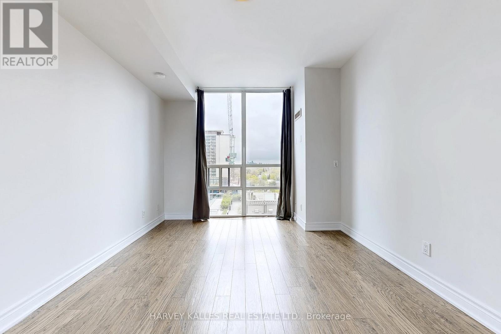 1201 - 88 BROADWAY AVENUE