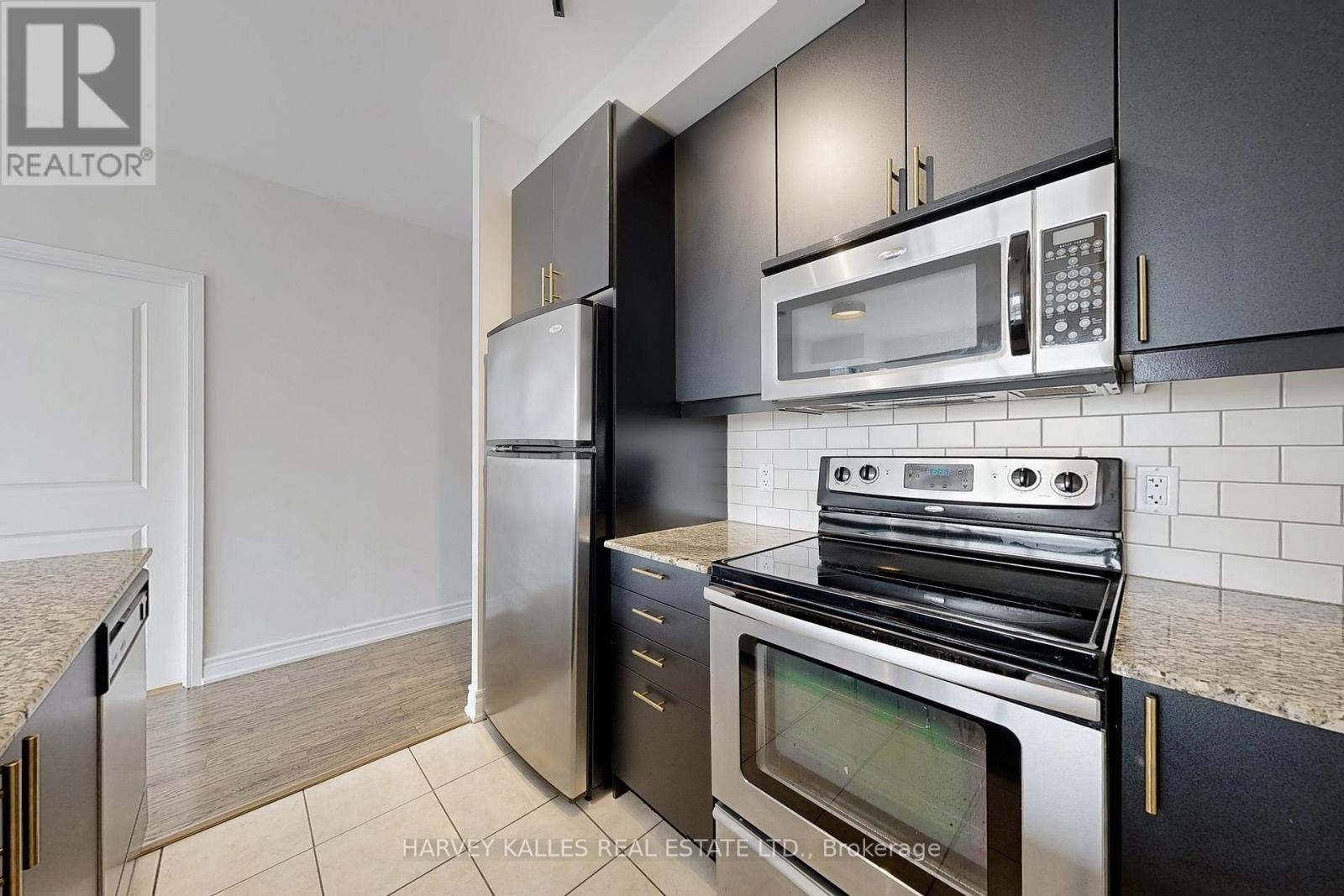 1201 - 88 BROADWAY AVENUE