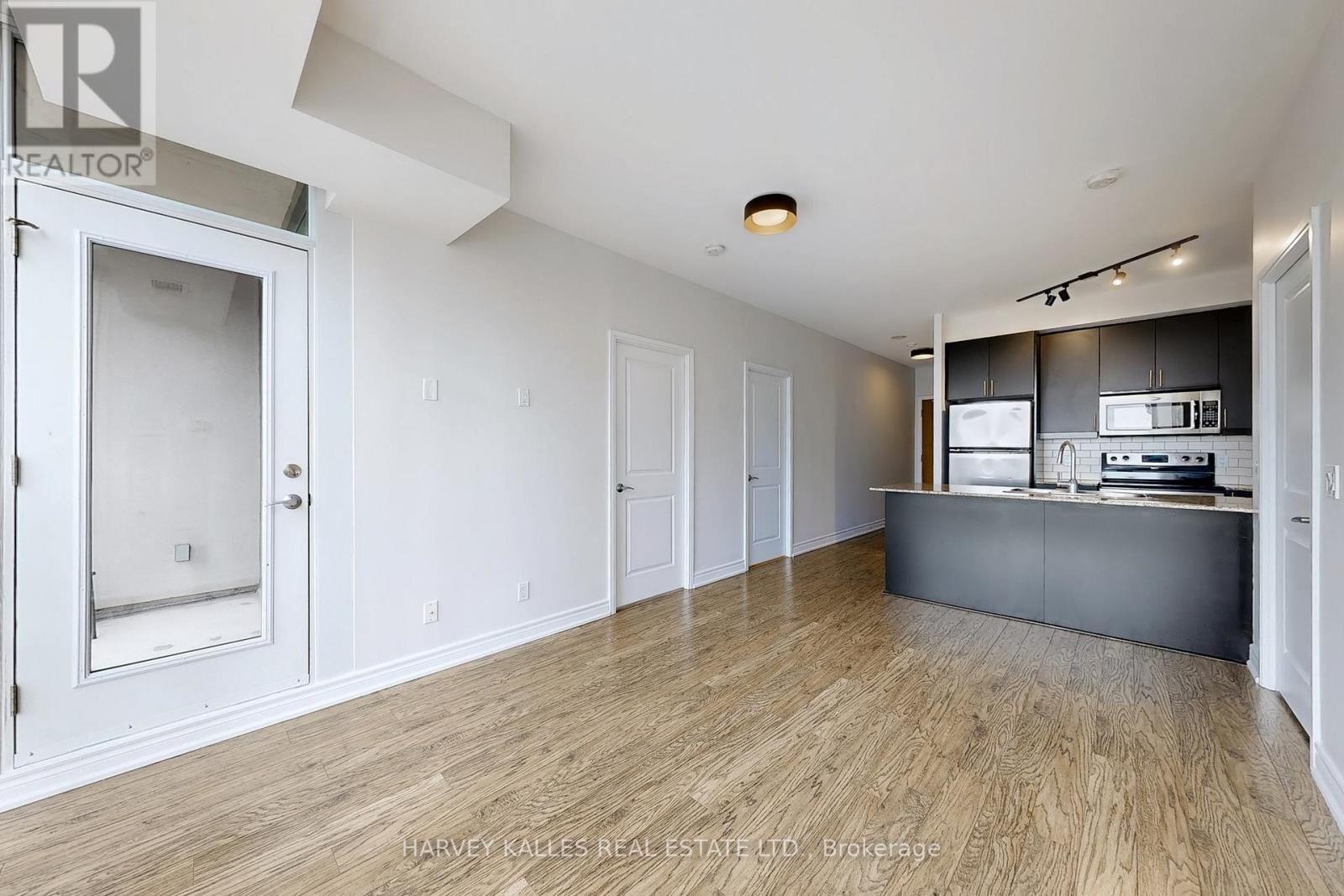 1201 - 88 BROADWAY AVENUE