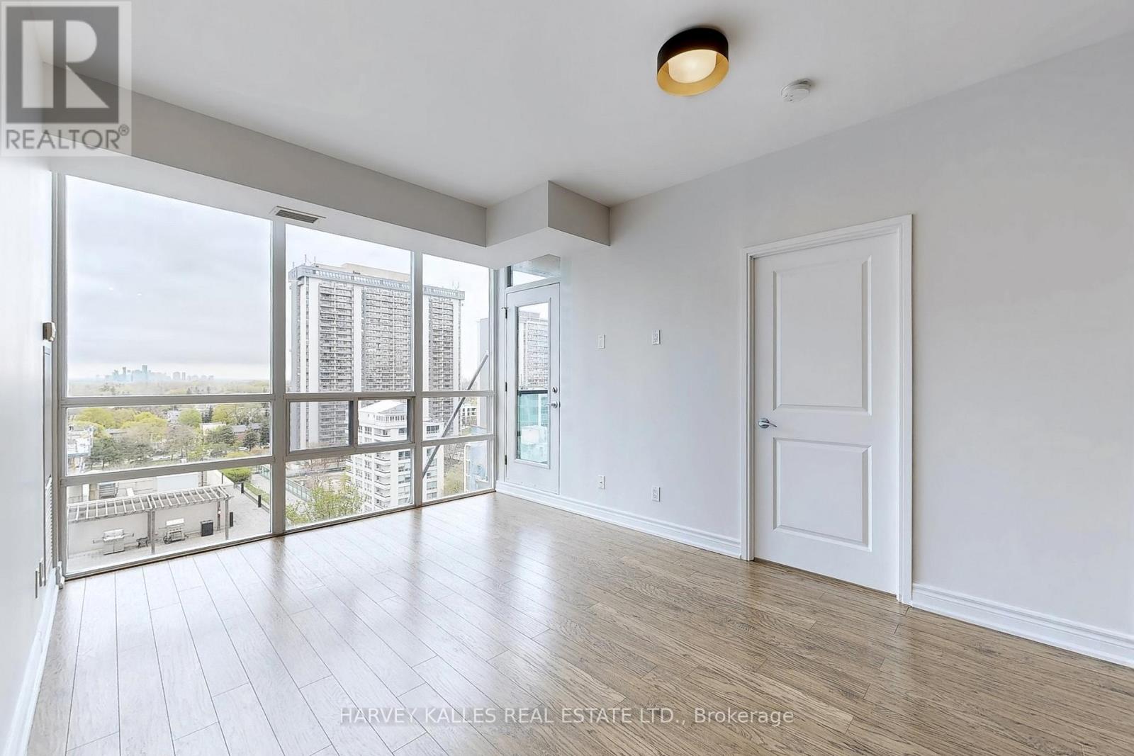 1201 - 88 BROADWAY AVENUE
