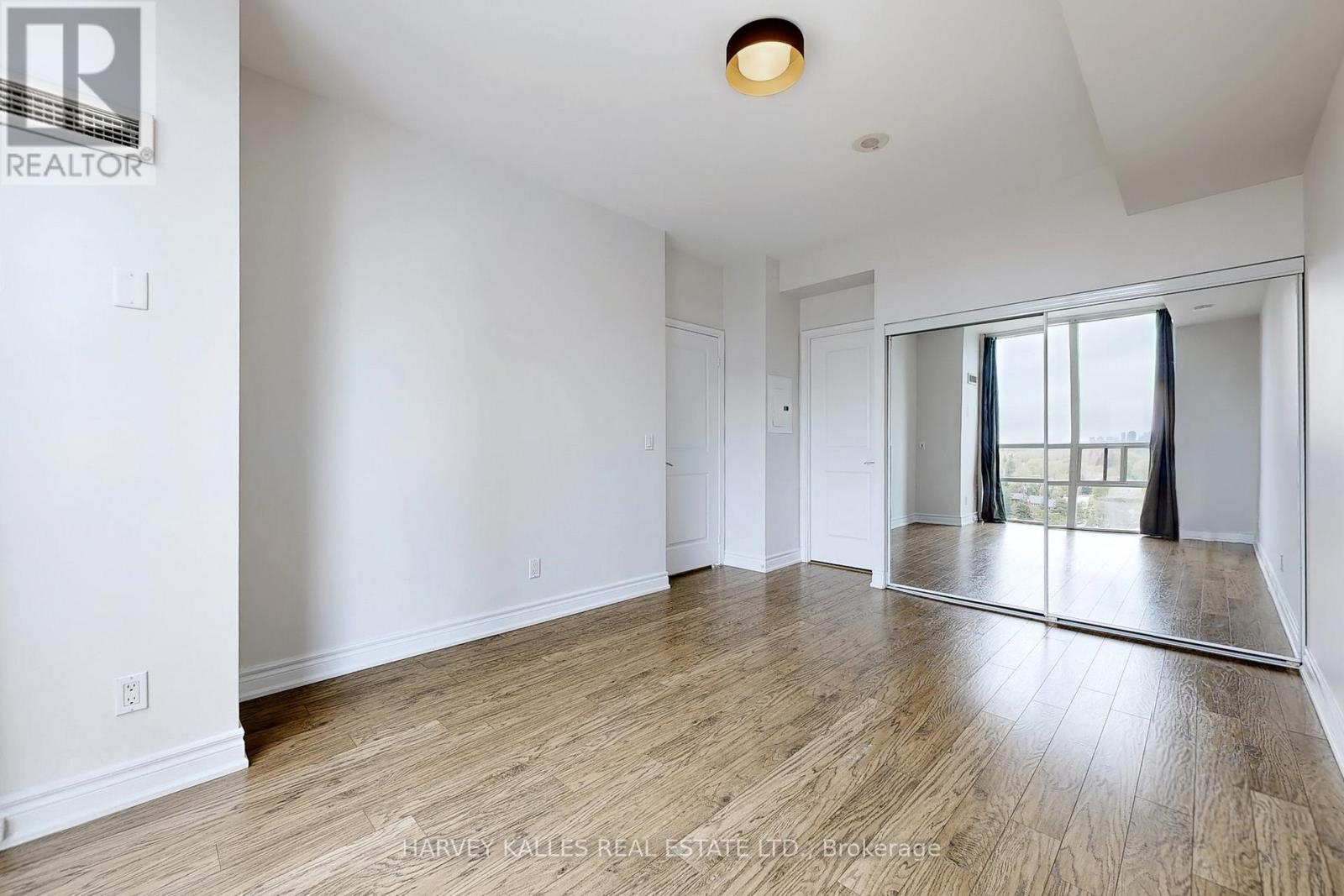 1201 - 88 BROADWAY AVENUE