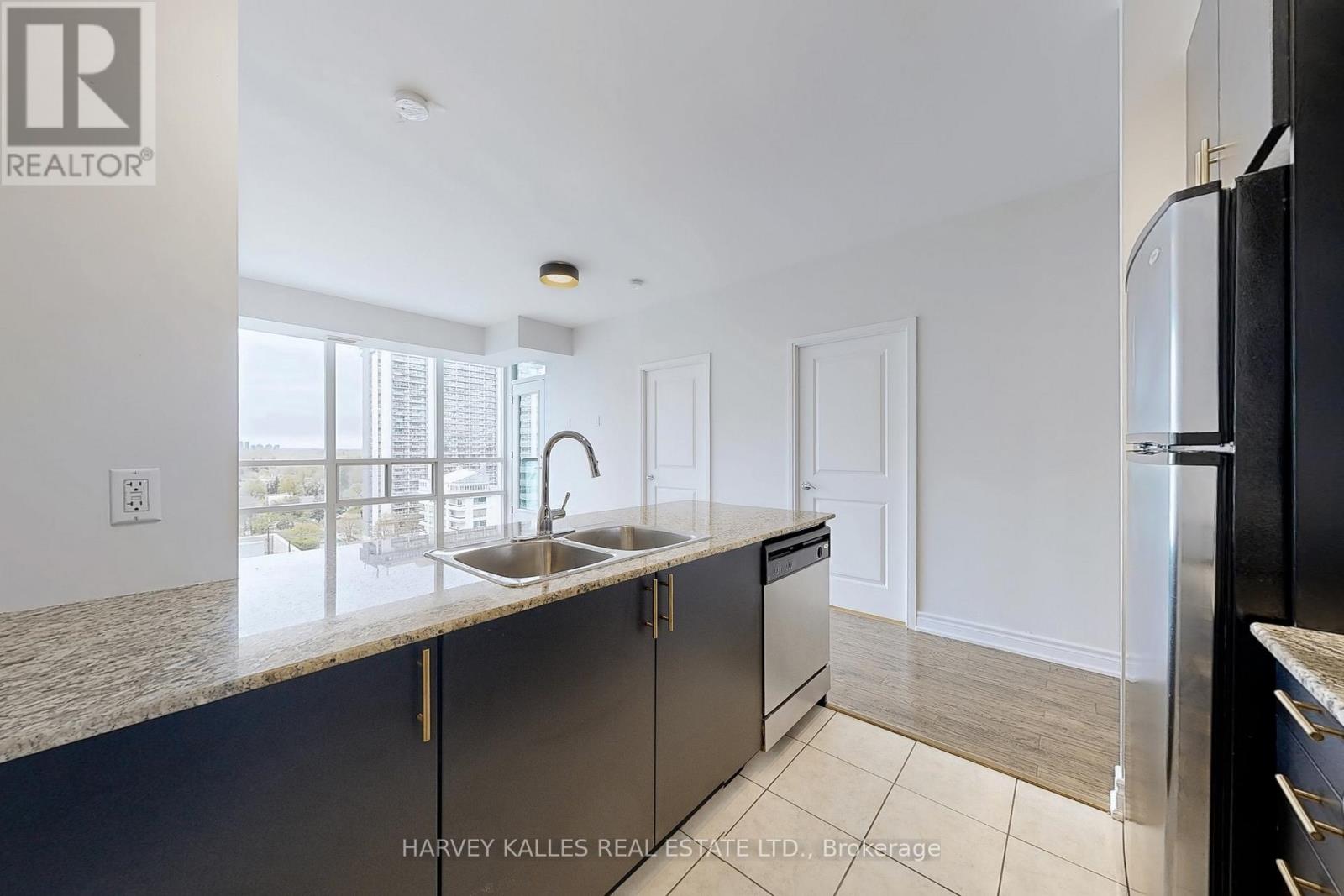1201 - 88 BROADWAY AVENUE