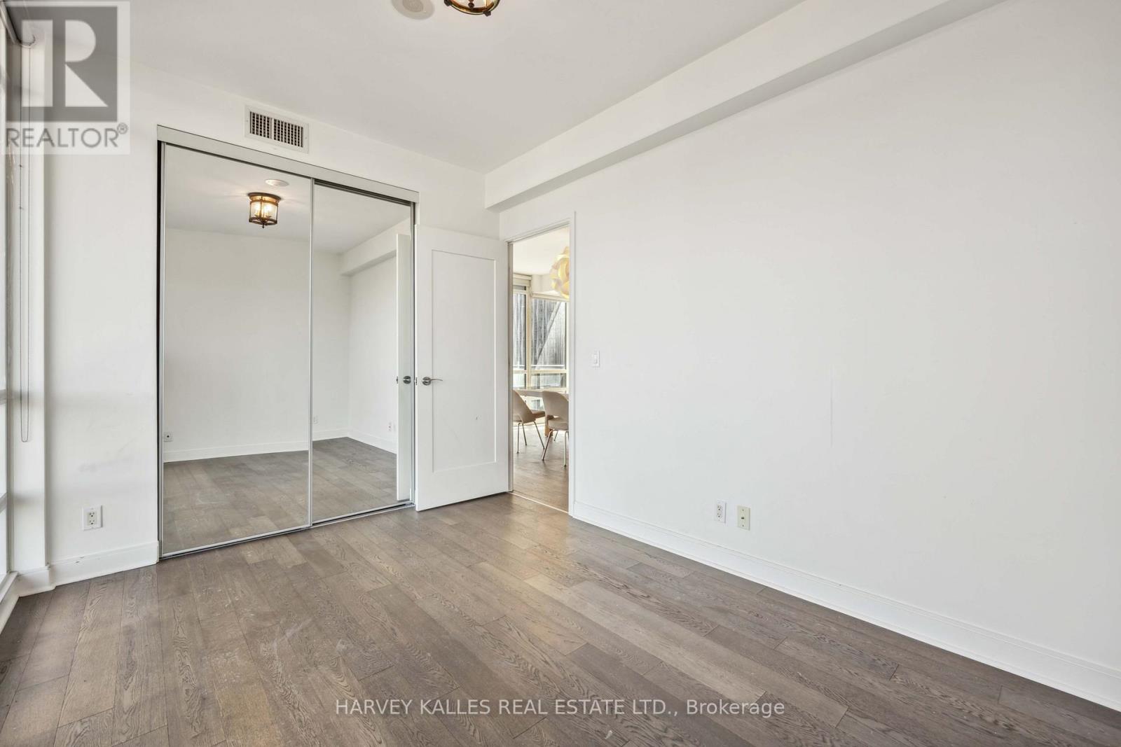 1707 - 825 CHURCH STREET