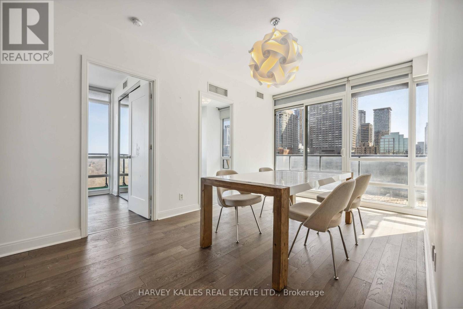 1707 - 825 CHURCH STREET