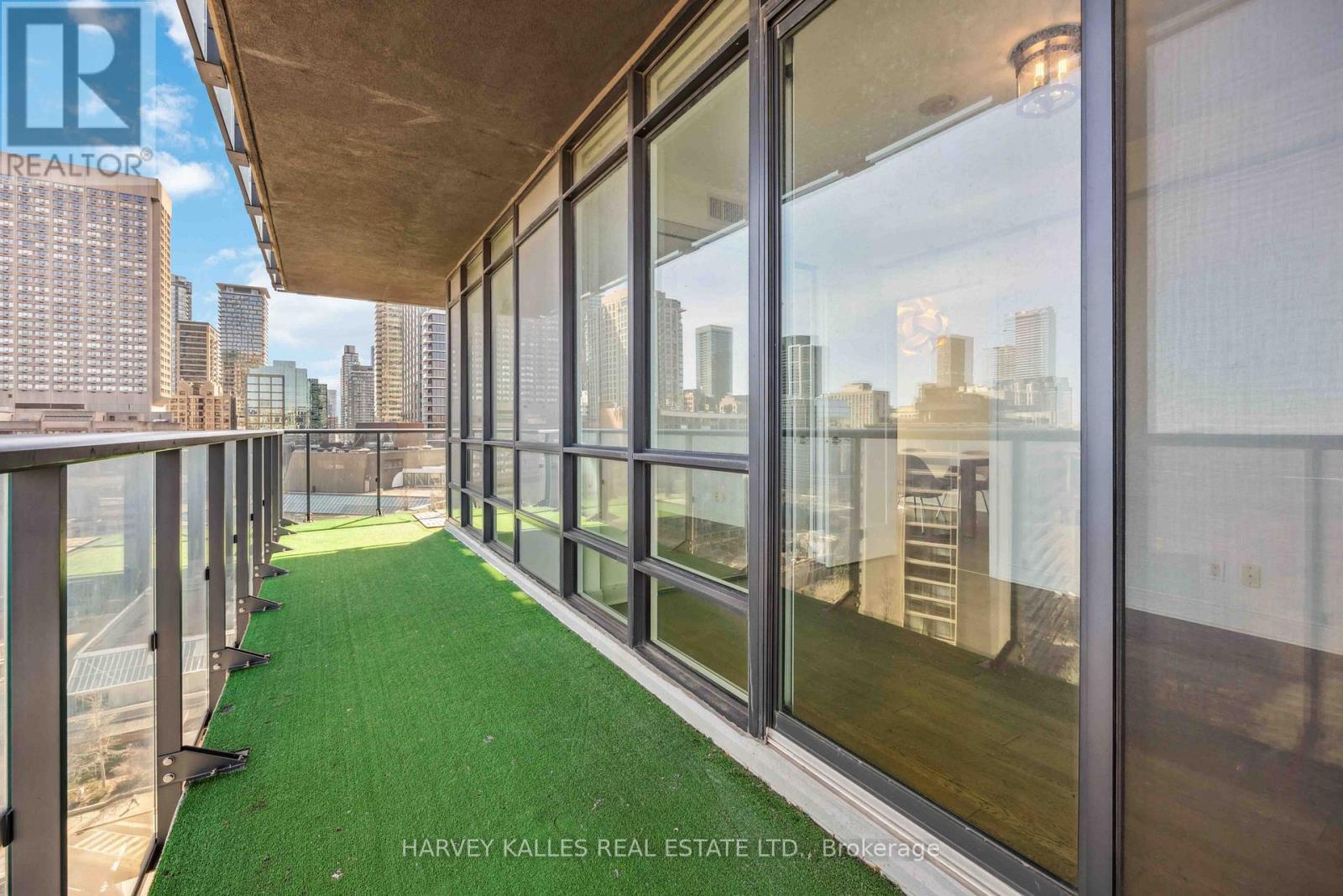 1707 - 825 CHURCH STREET