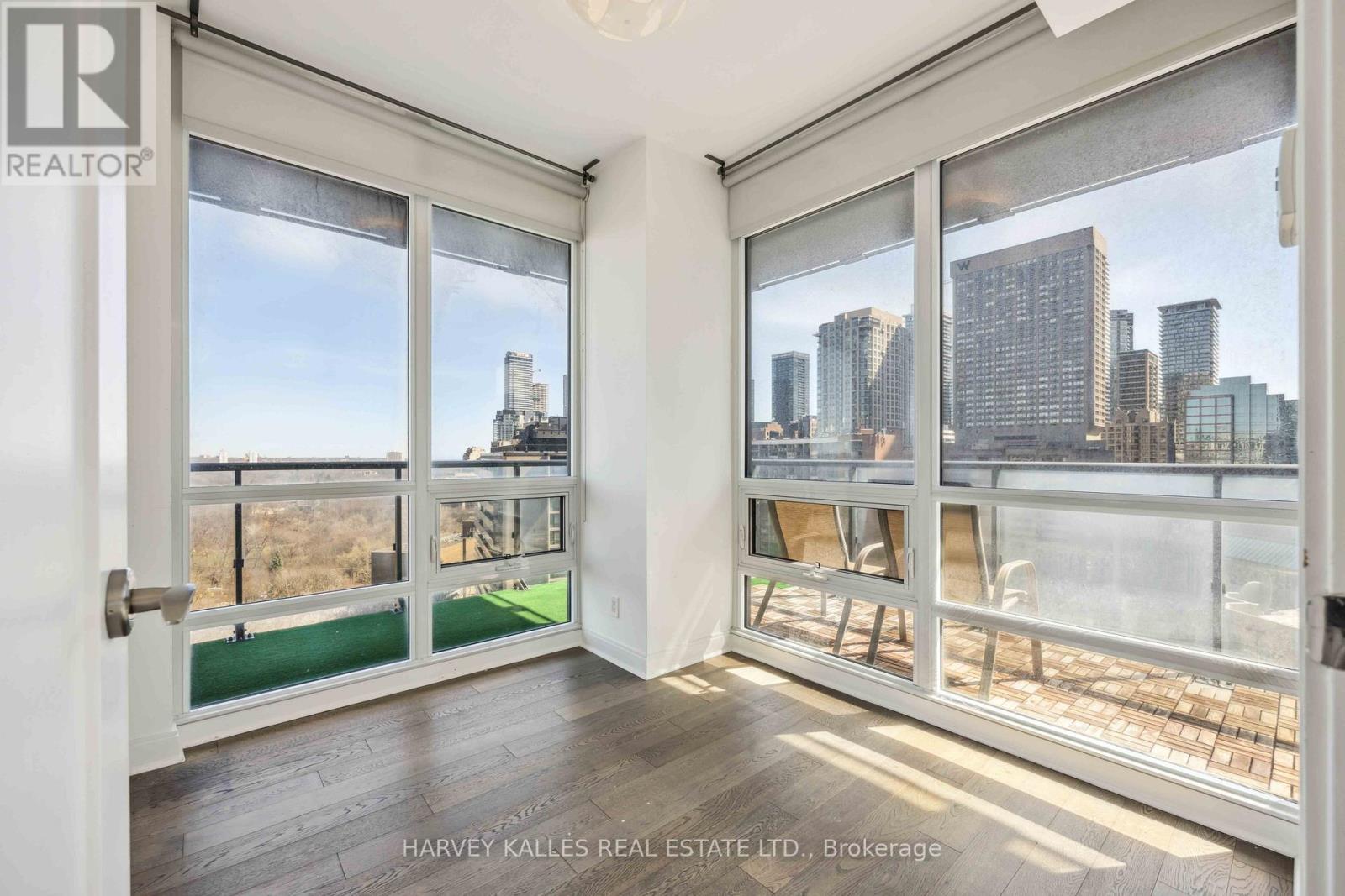 1707 - 825 CHURCH STREET