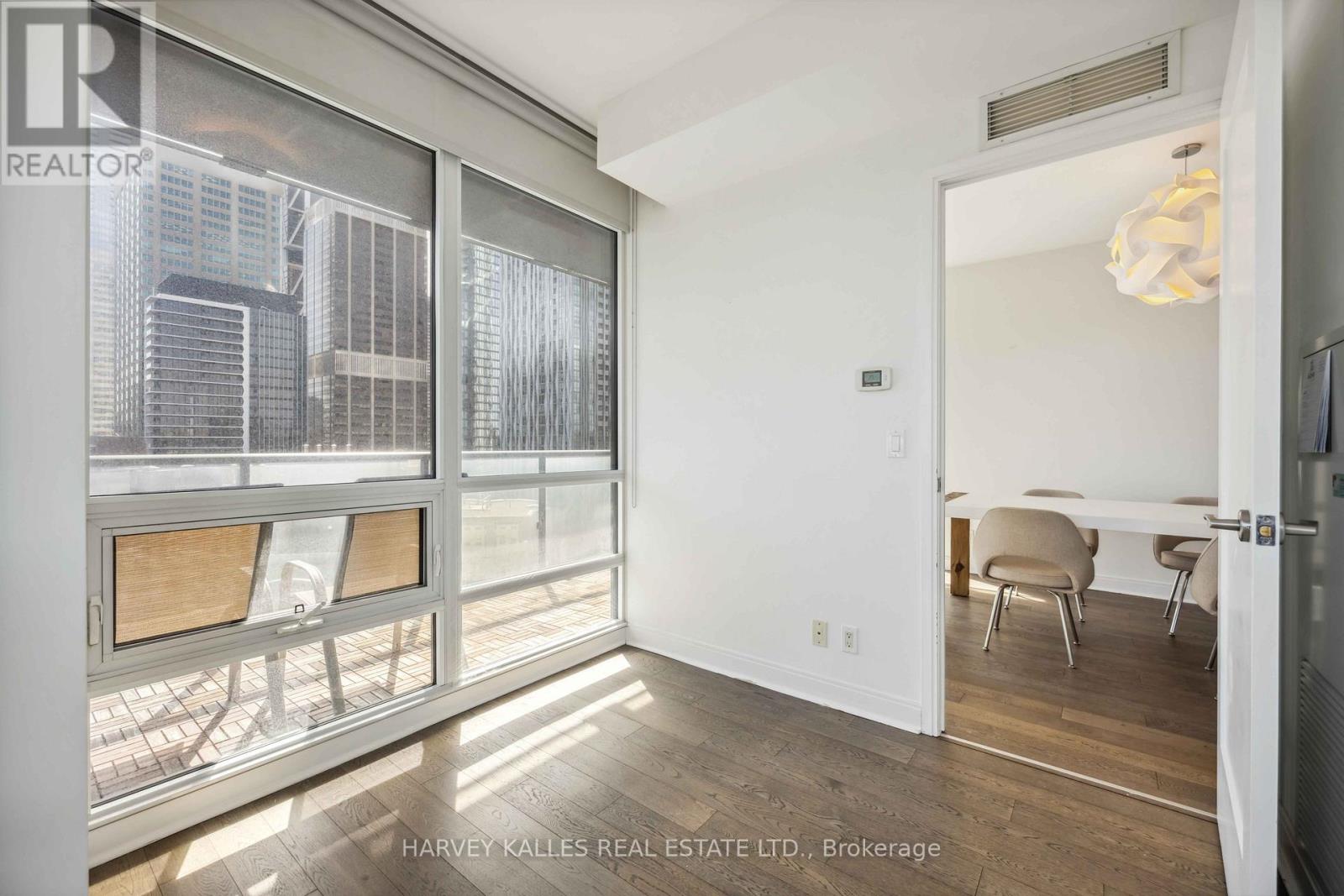 1707 - 825 CHURCH STREET