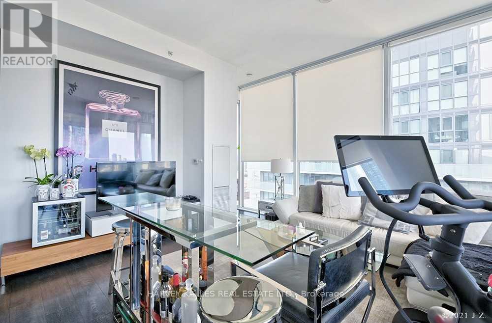 3009 - 15 GRENVILLE STREET