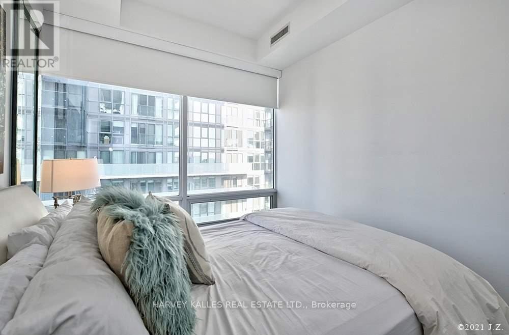 3009 - 15 GRENVILLE STREET