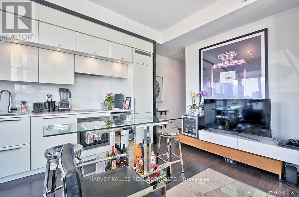 3009 - 15 GRENVILLE STREET