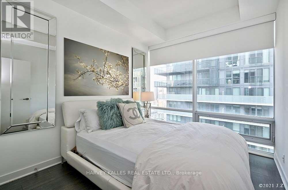 3009 - 15 GRENVILLE STREET