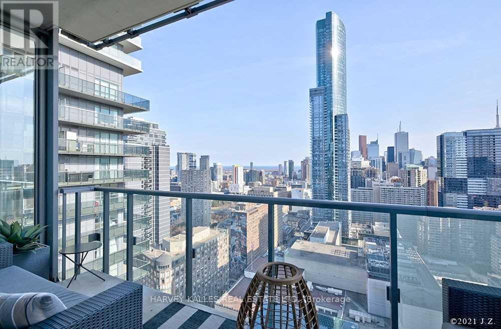 3009 - 15 GRENVILLE STREET