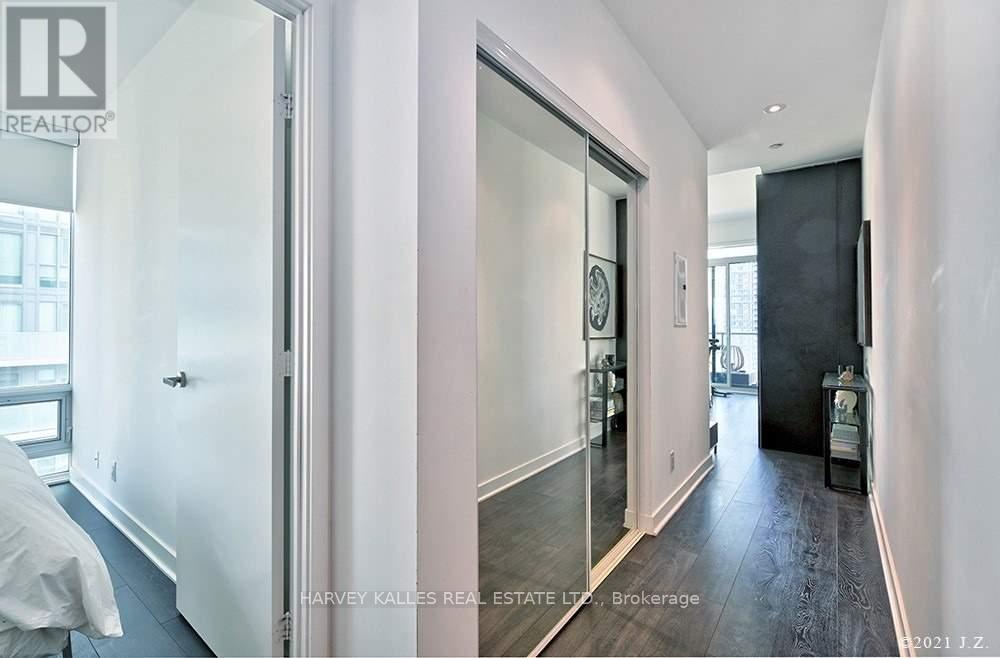 3009 - 15 GRENVILLE STREET