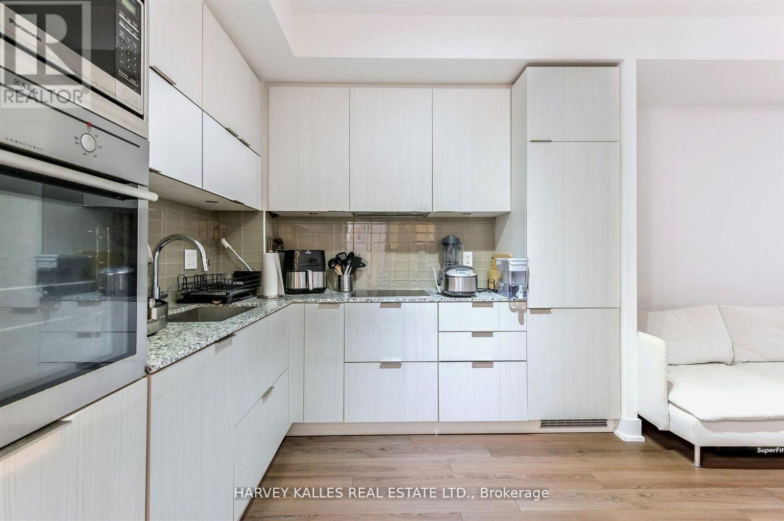 1508 - 318 RICHMOND STREET W