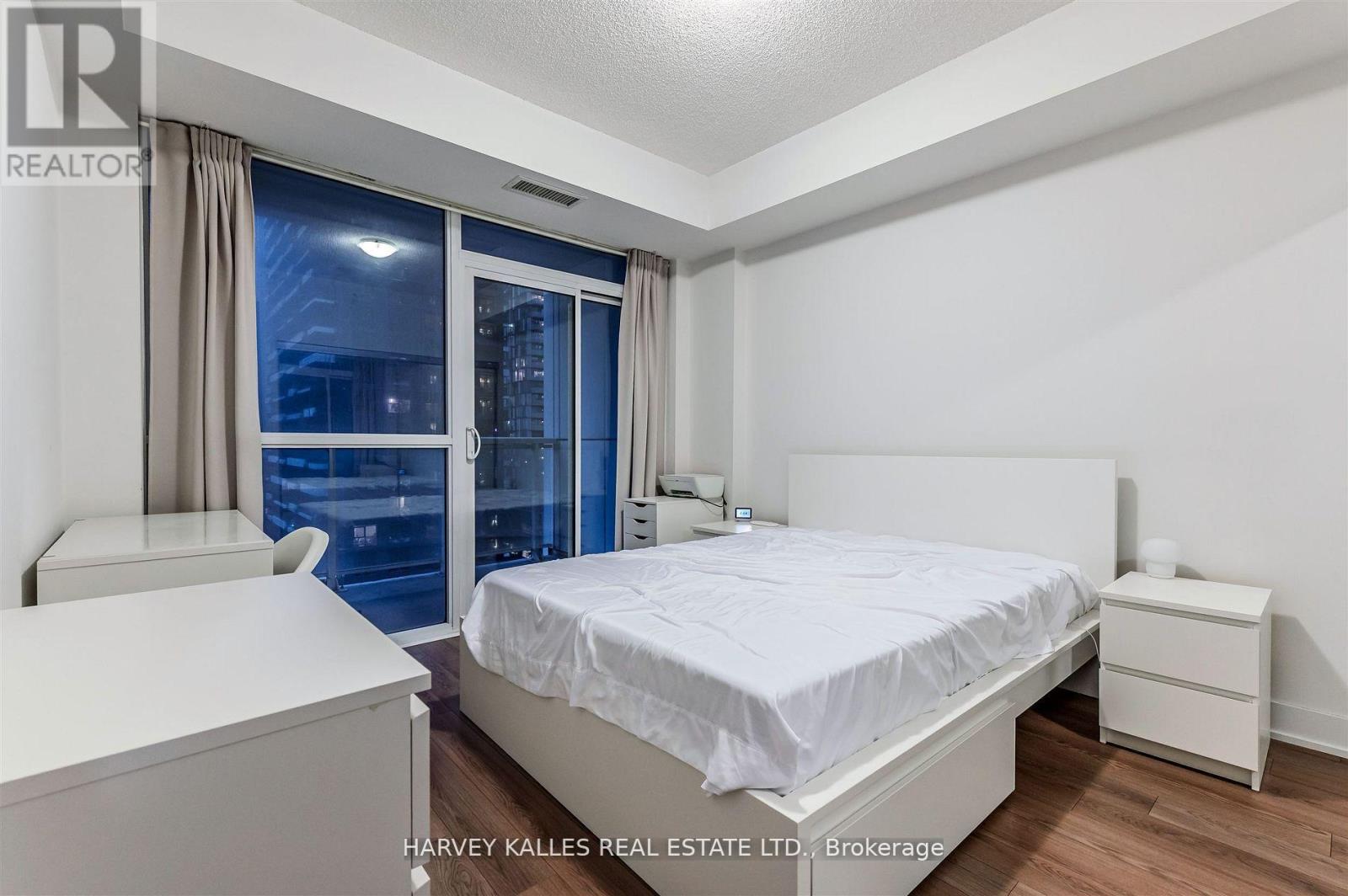 1508 - 318 RICHMOND STREET W