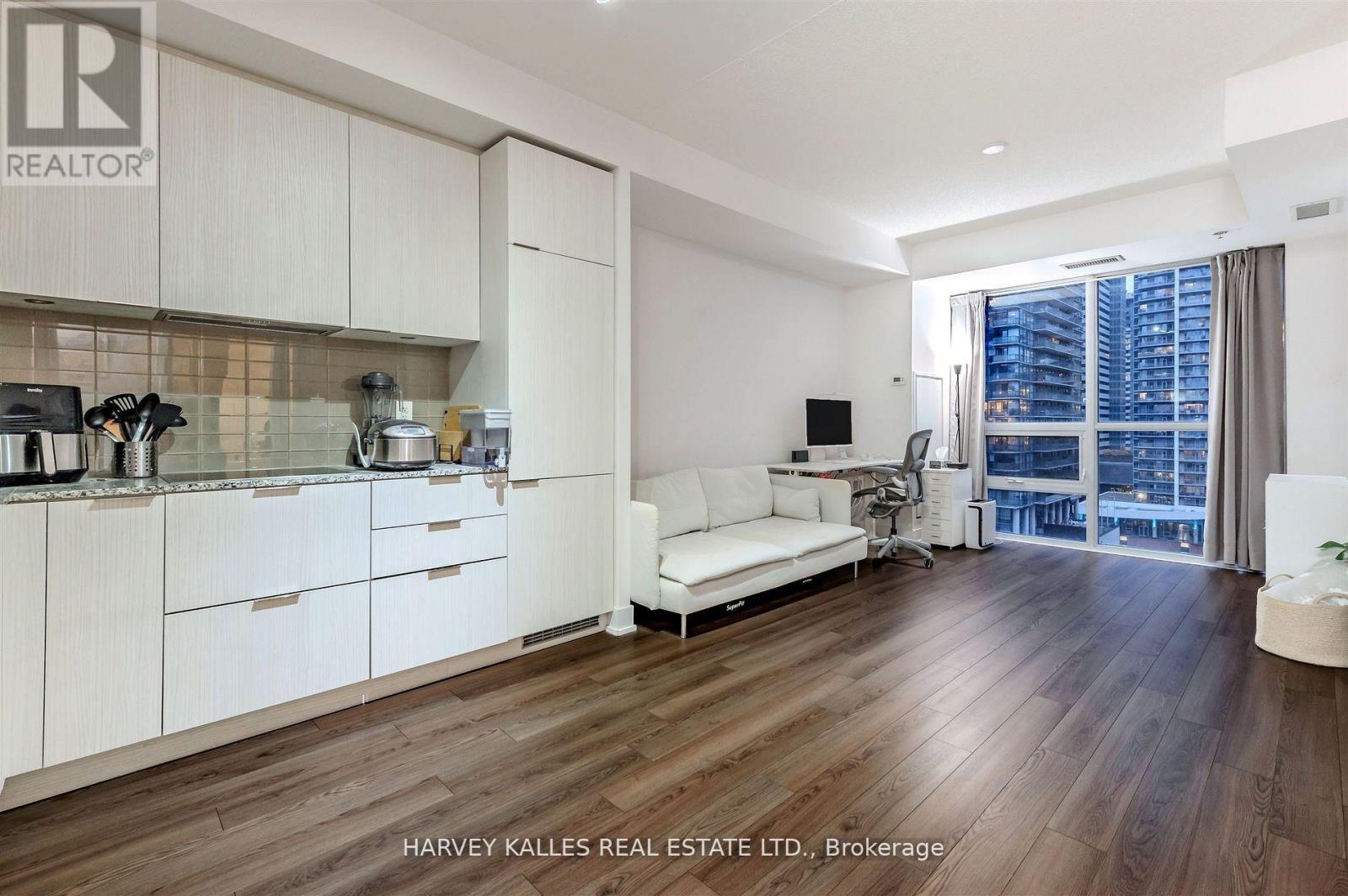 1508 - 318 RICHMOND STREET W