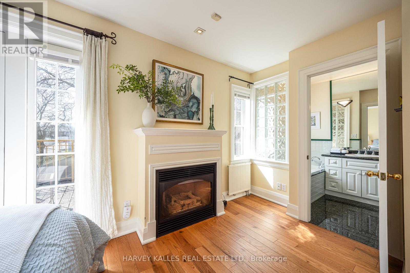 370 ST CLEMENTS AVENUE