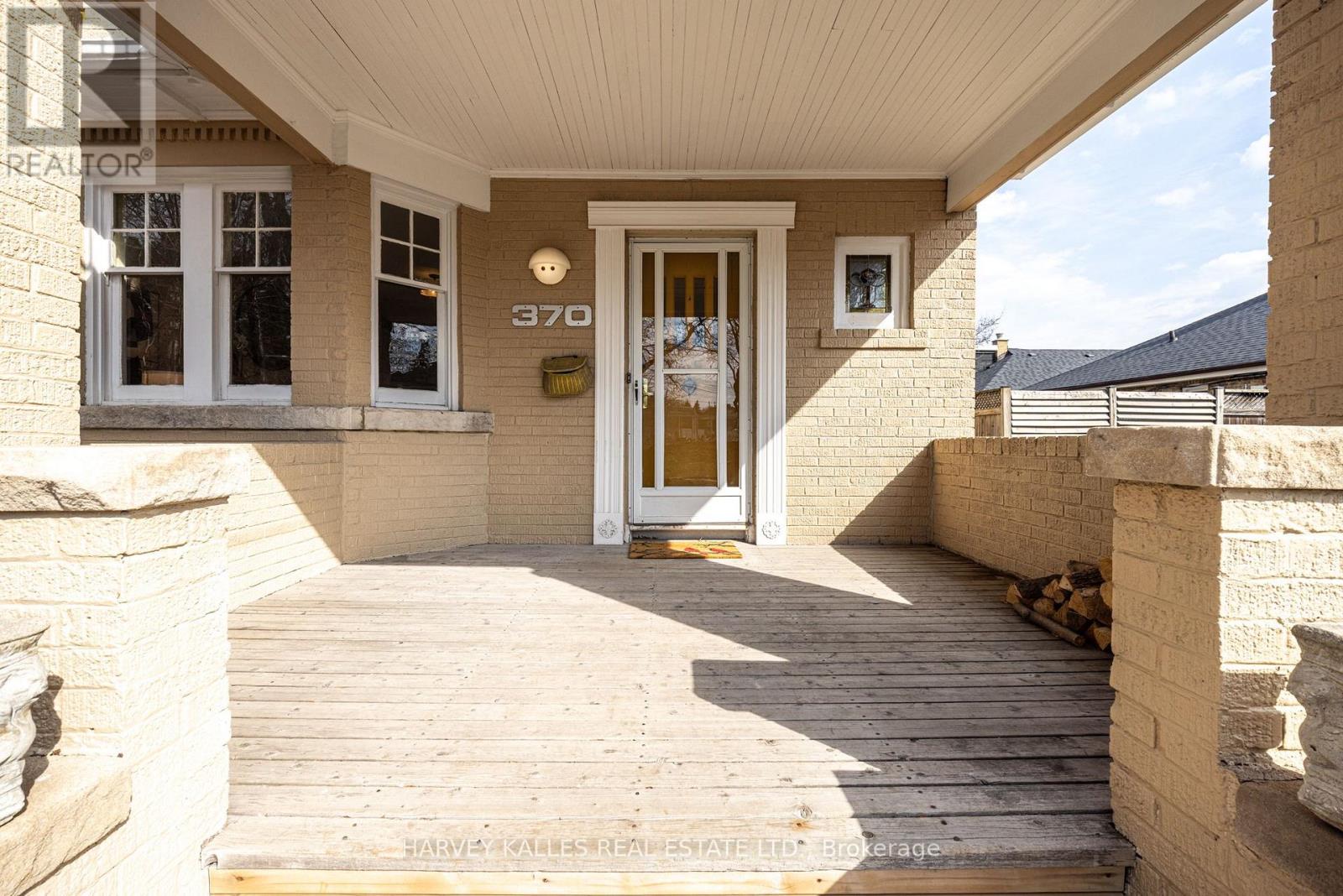 370 ST CLEMENTS AVENUE