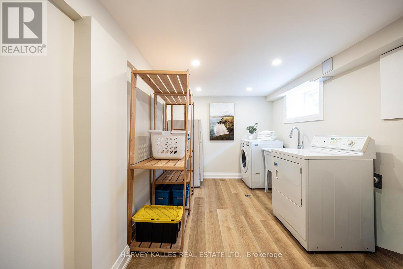 370 ST CLEMENTS AVENUE