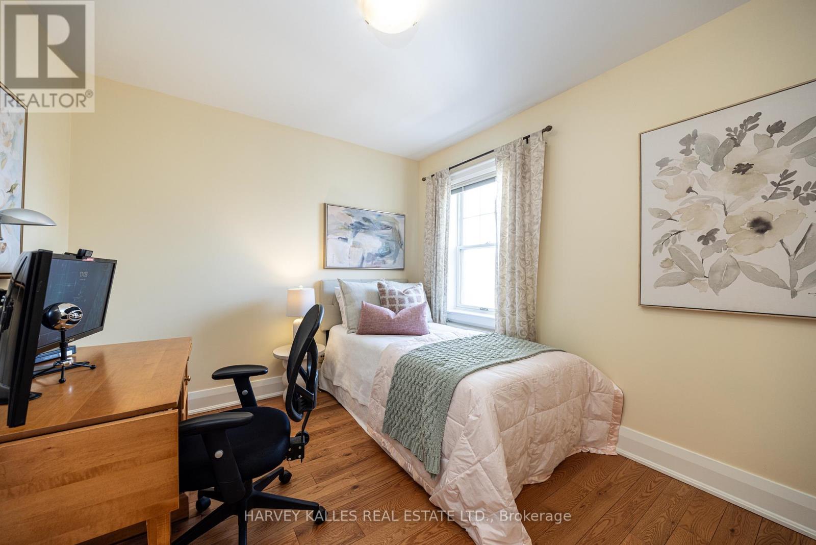 370 ST CLEMENTS AVENUE