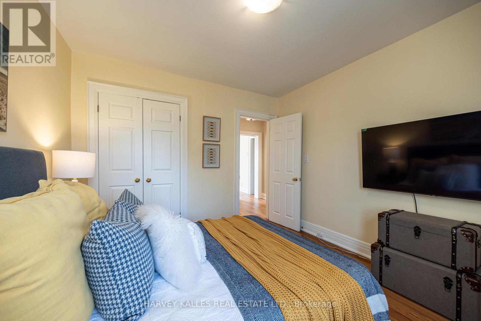 370 ST CLEMENTS AVENUE