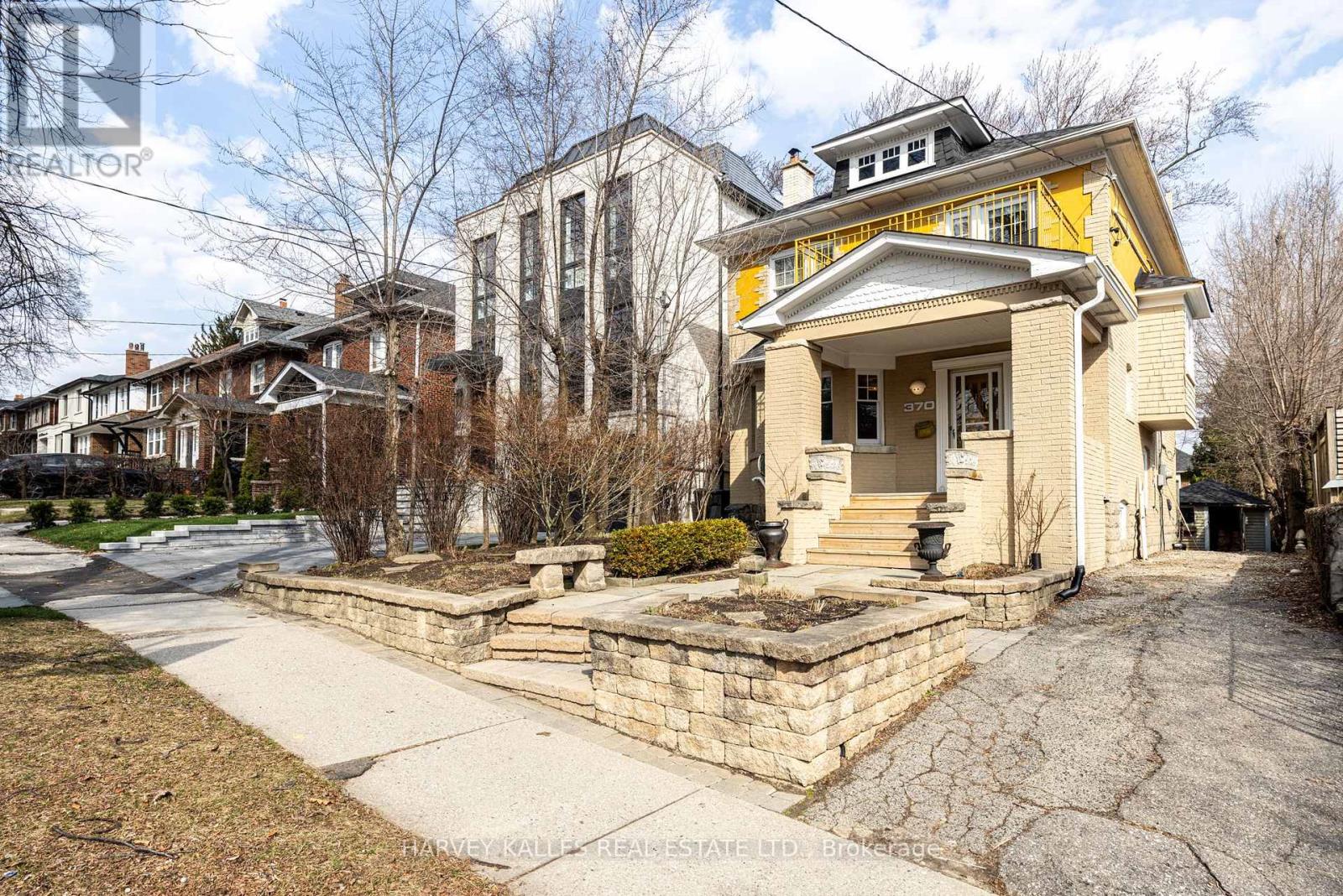 370 ST CLEMENTS AVENUE