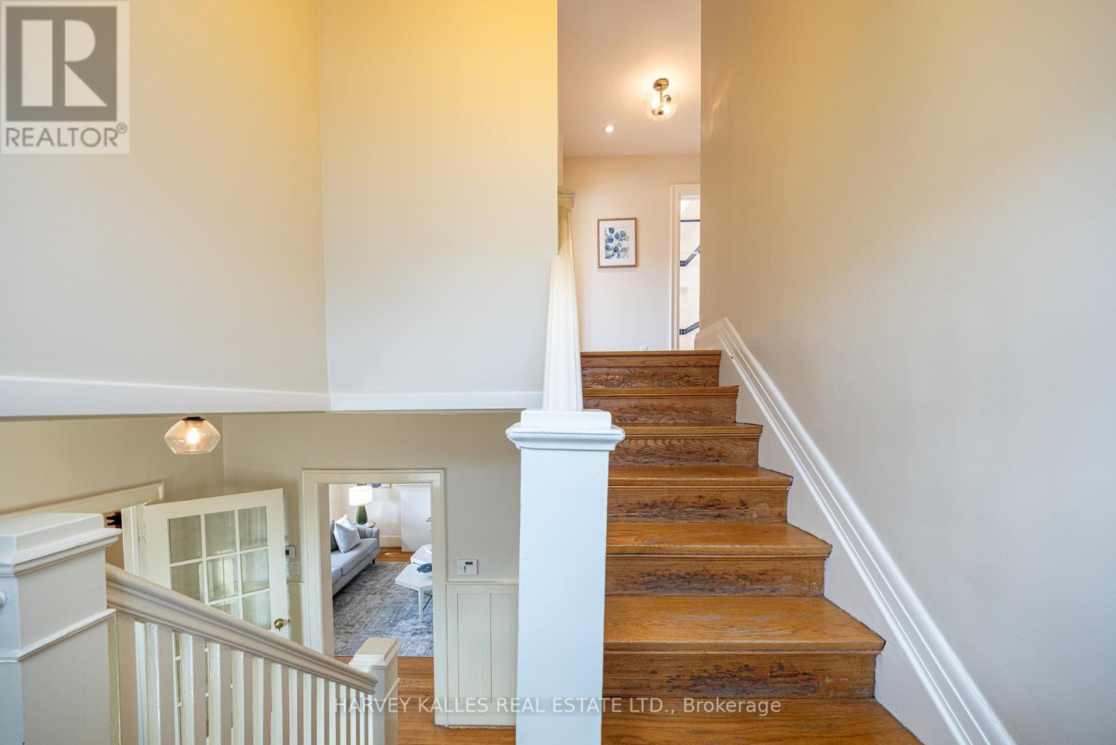 370 ST CLEMENTS AVENUE