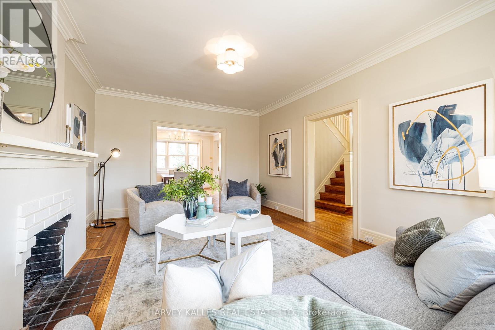 370 ST CLEMENTS AVENUE