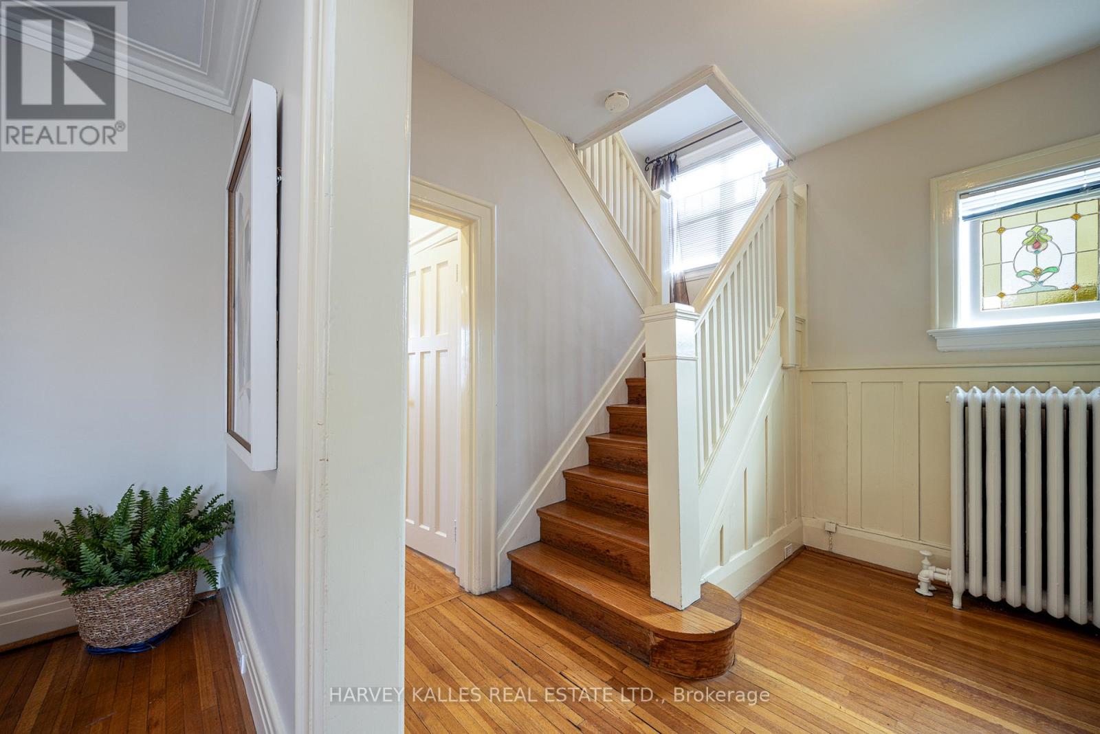 370 ST CLEMENTS AVENUE