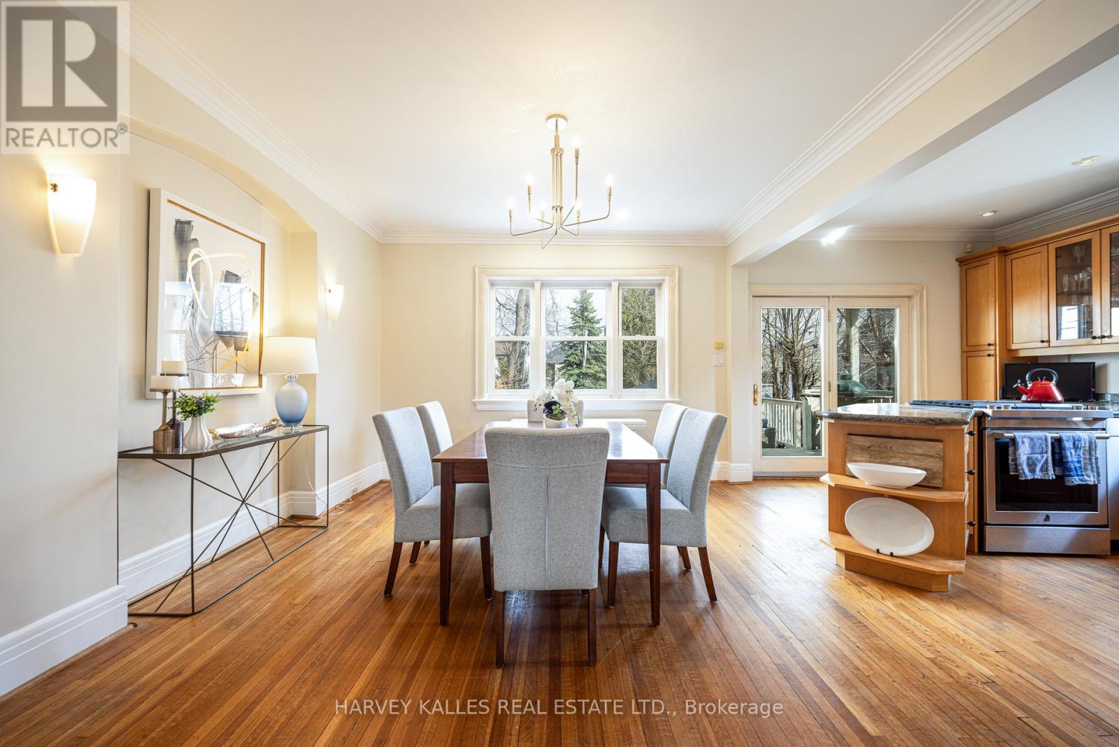 370 ST CLEMENTS AVENUE