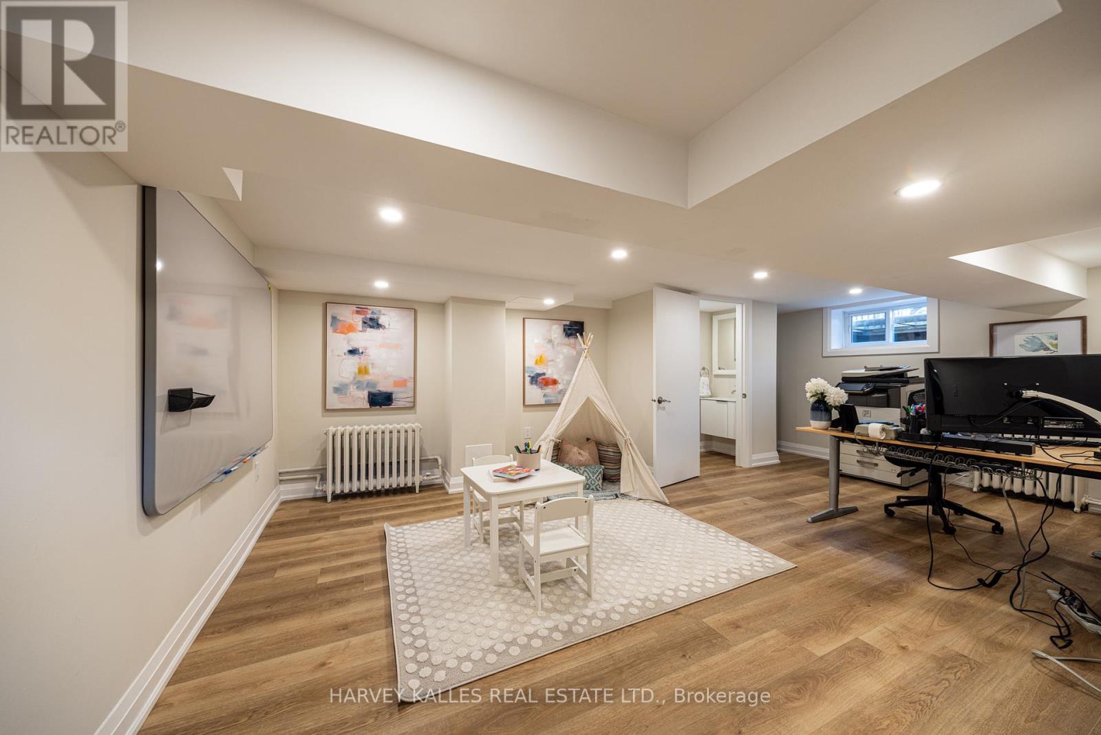 370 ST CLEMENTS AVENUE