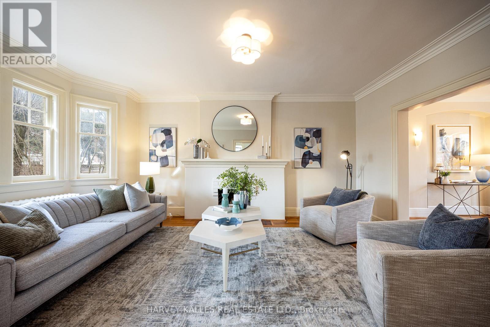 370 ST CLEMENTS AVENUE