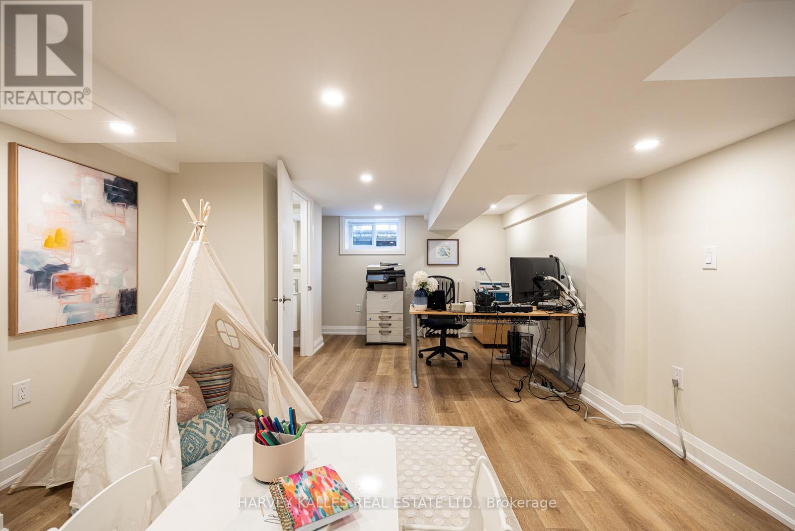 370 ST CLEMENTS AVENUE