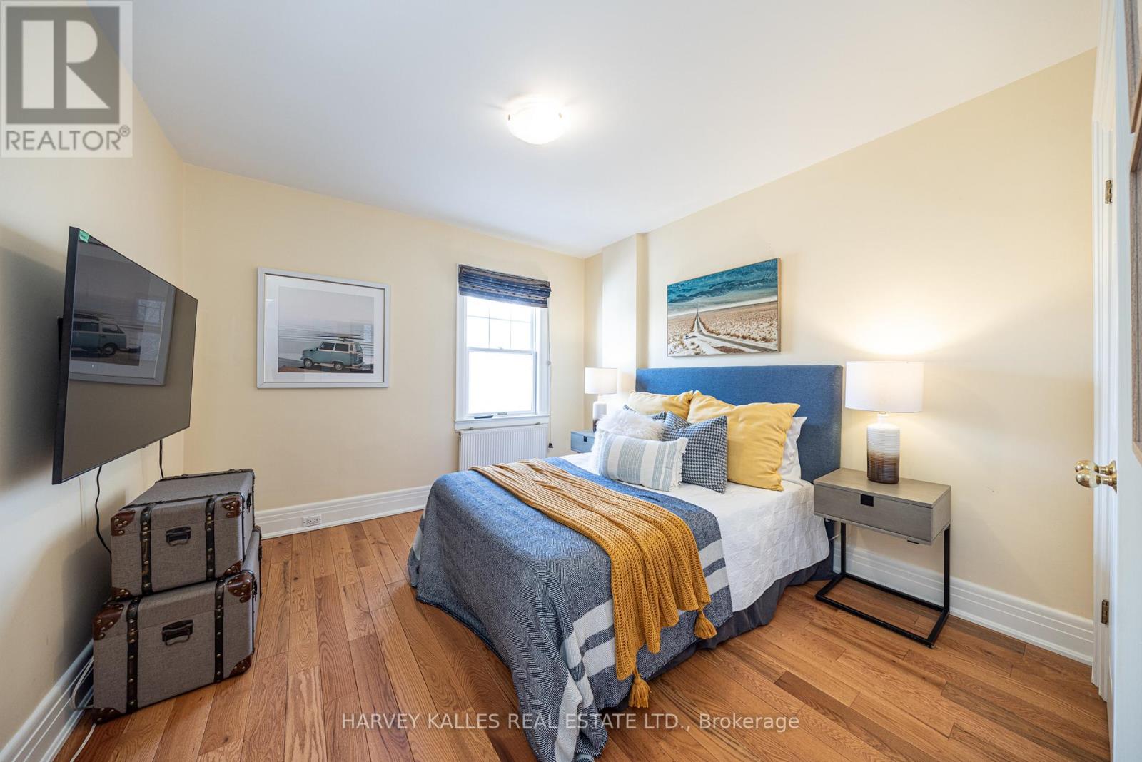 370 ST CLEMENTS AVENUE