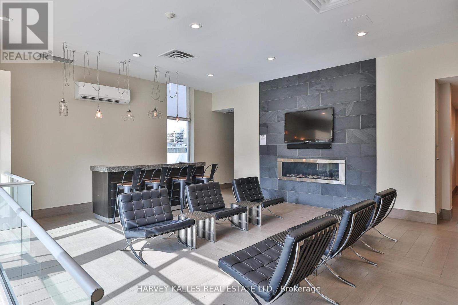 412 - 188 EGLINTON AVENUE E