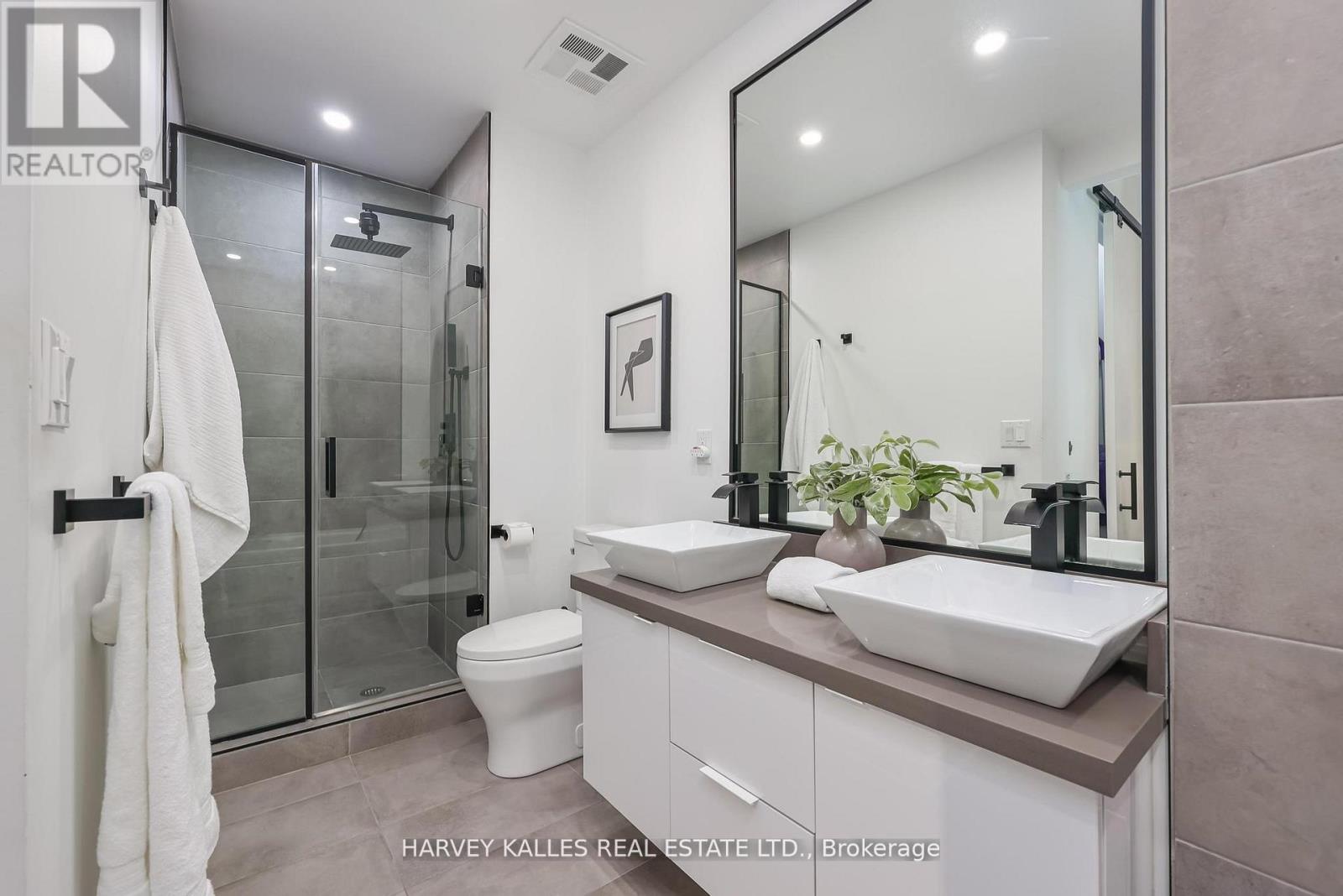 412 - 188 EGLINTON AVENUE E