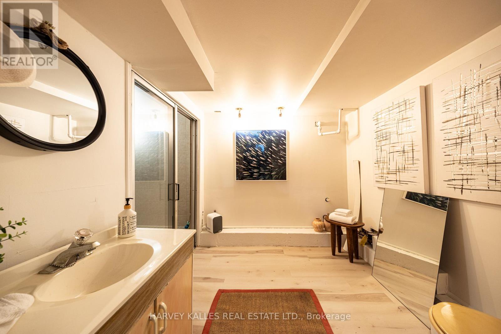 467 HILLSDALE AVENUE E