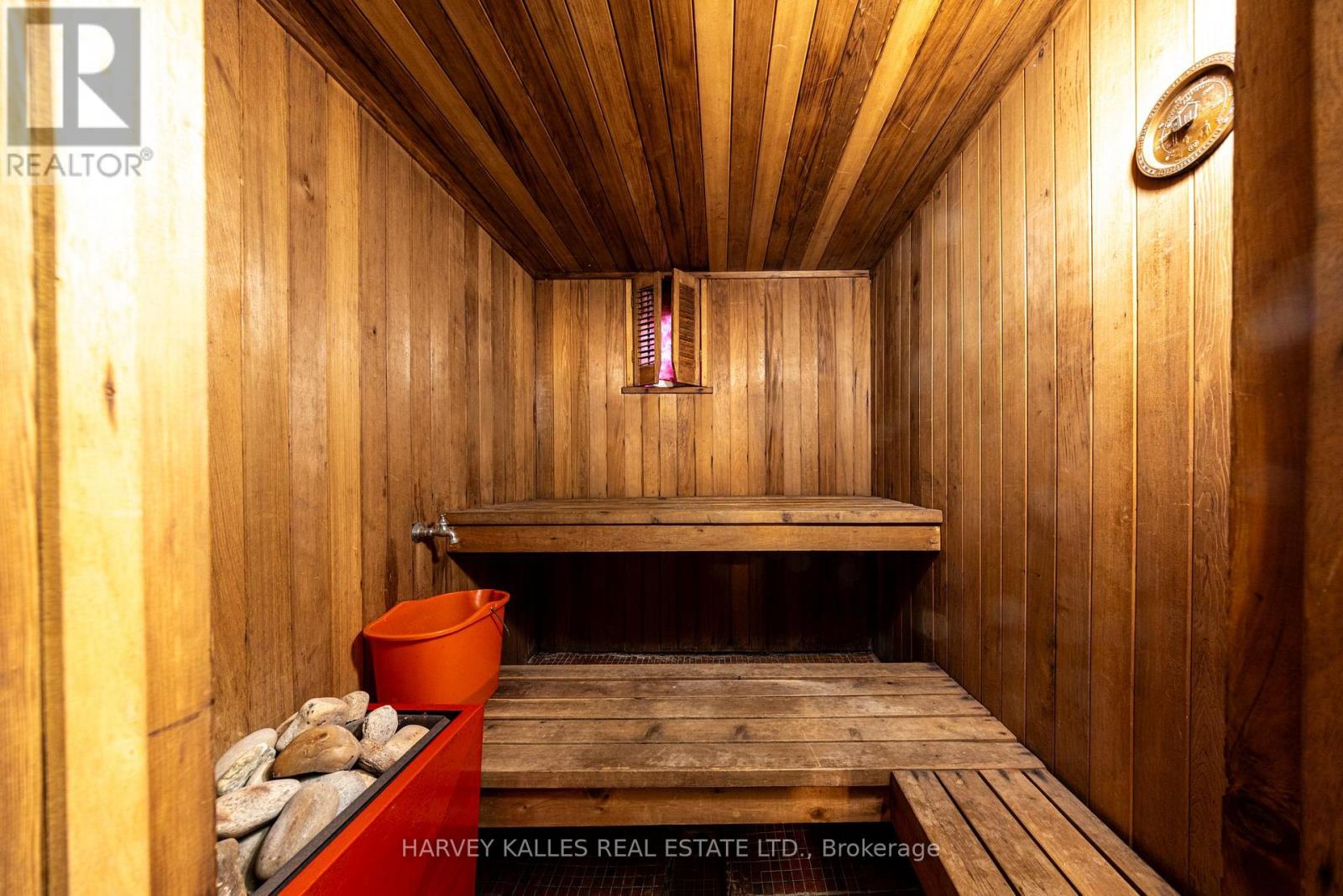 467 HILLSDALE AVENUE E