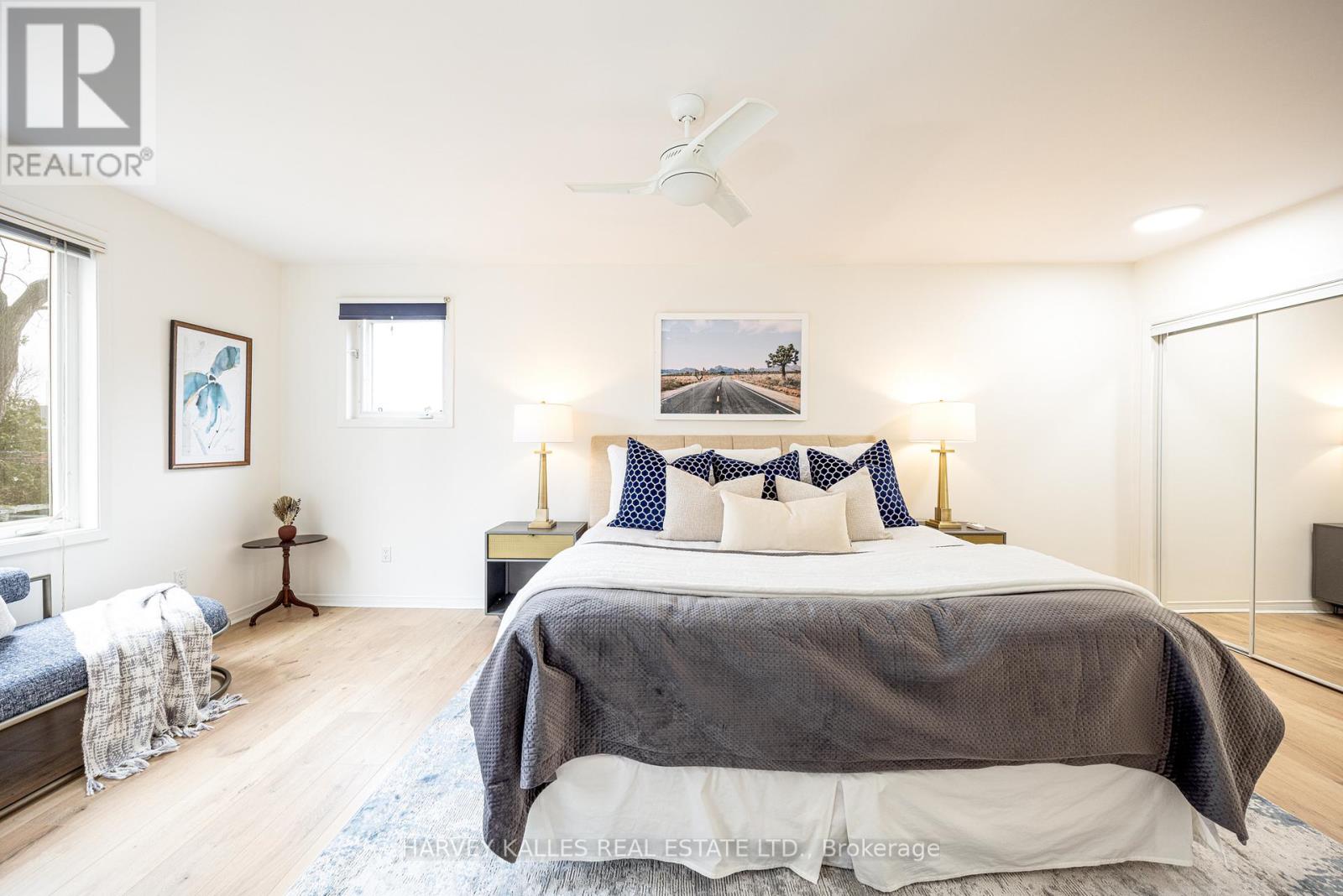 467 HILLSDALE AVENUE E