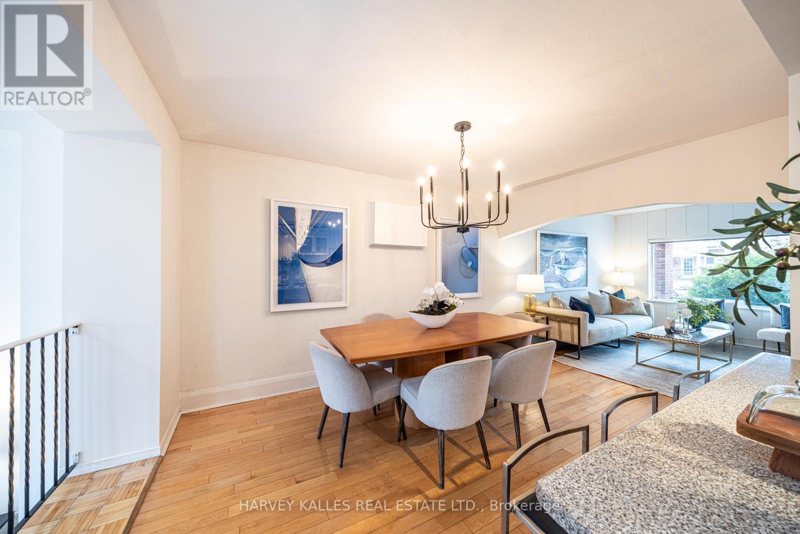 467 HILLSDALE AVENUE E