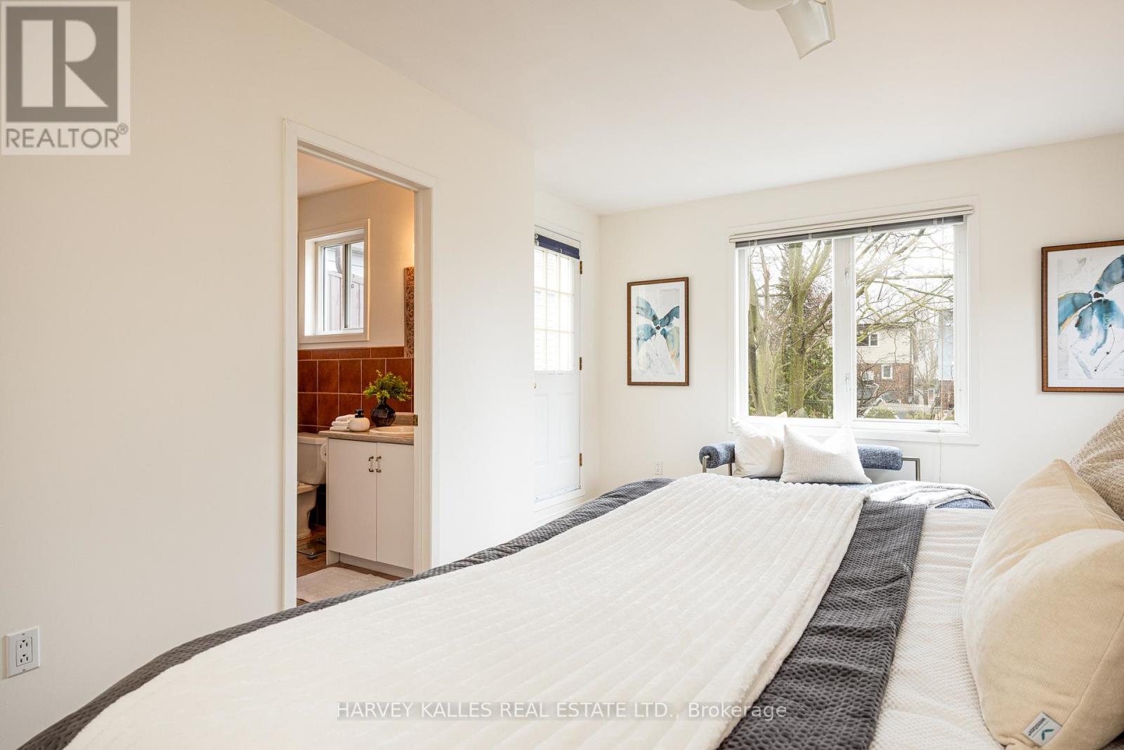 467 HILLSDALE AVENUE E