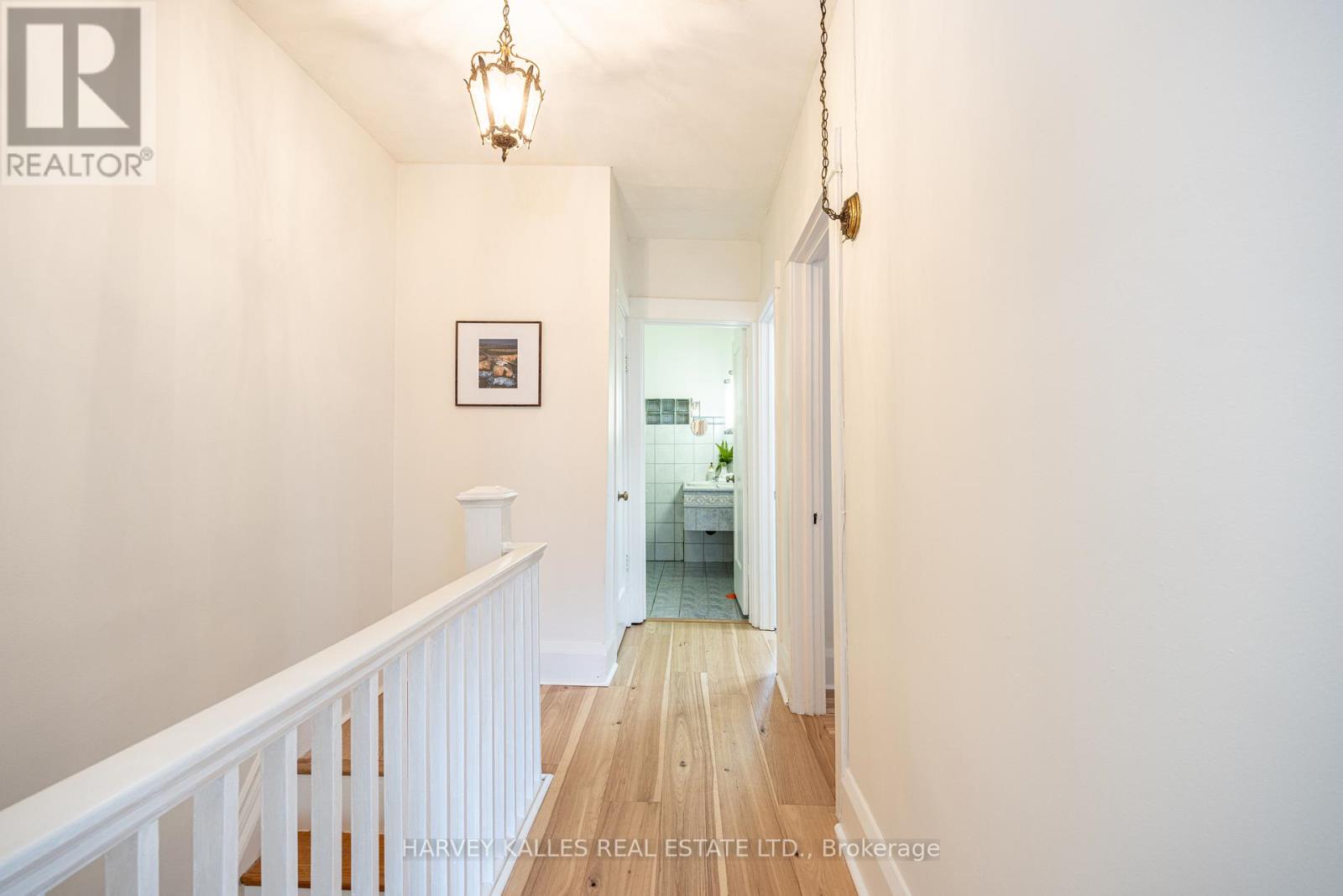 467 HILLSDALE AVENUE E