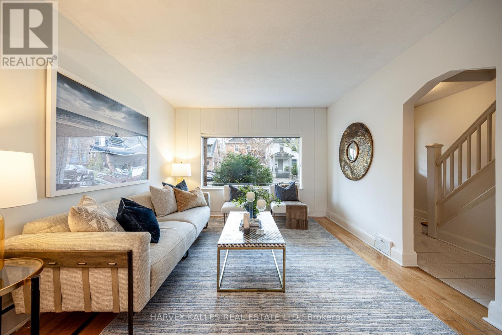 467 HILLSDALE AVENUE E