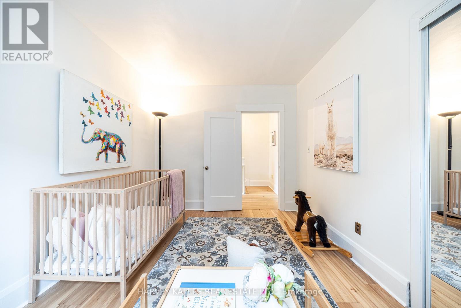 467 HILLSDALE AVENUE E