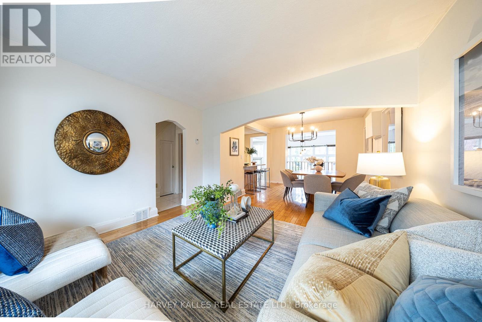 467 HILLSDALE AVENUE E