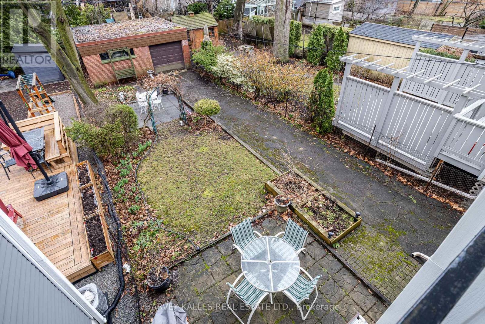 467 HILLSDALE AVENUE E