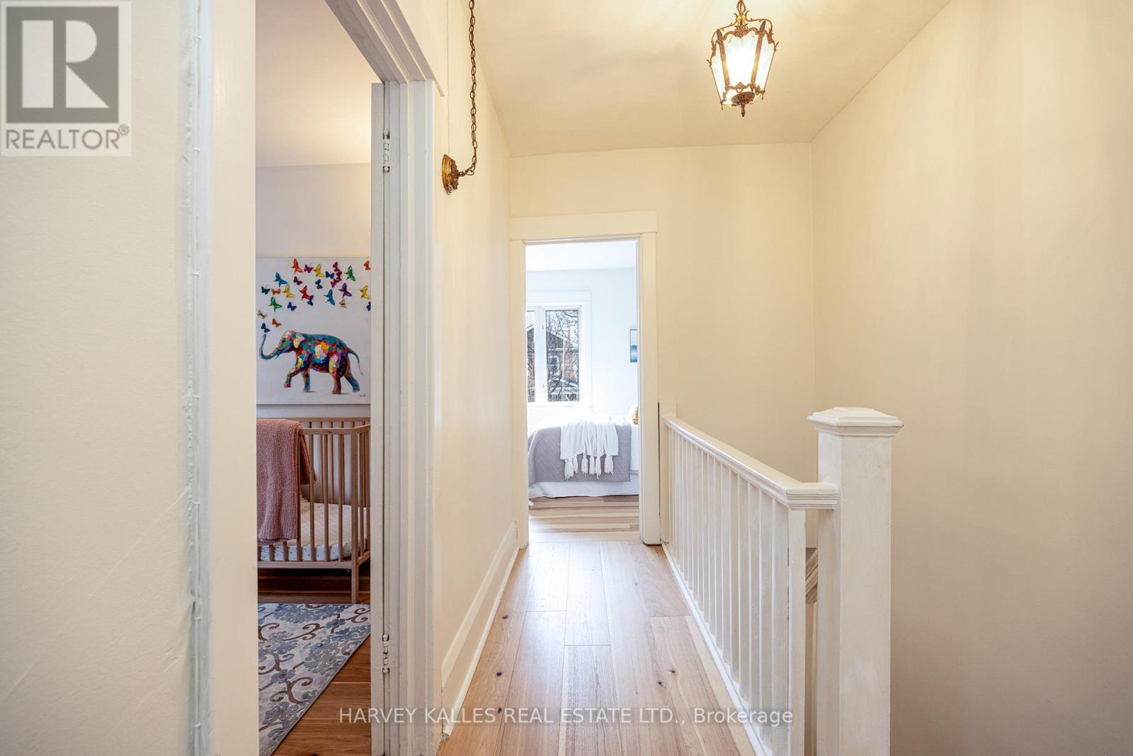 467 HILLSDALE AVENUE E