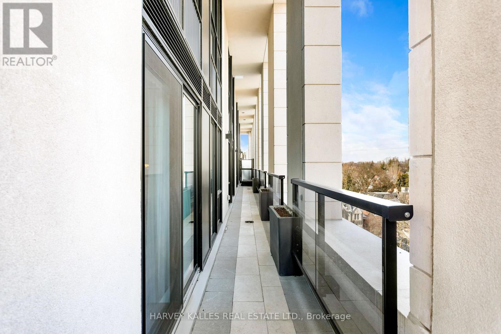 701 - 1 FOREST HILL ROAD